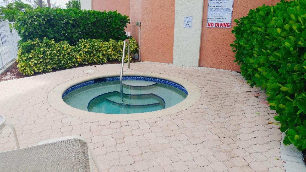 Lover'S Key Resort By Check-In Vacation Rentals Fort Myers Beach Exteriör bild